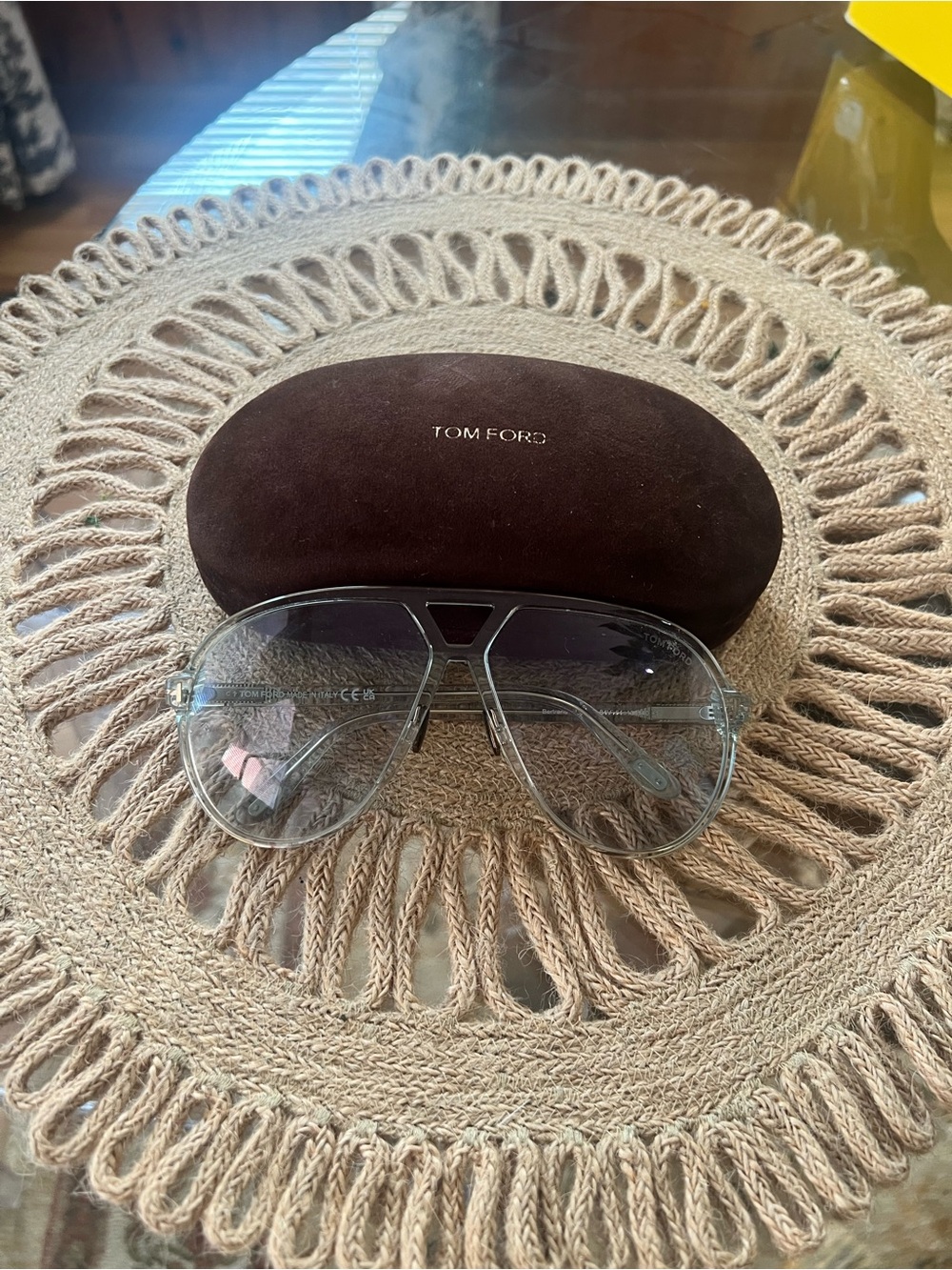 Tom Ford Brown “Bertrand” aviator sunnies. Unisex - clear blue